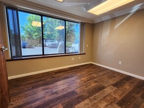 300 S Redwood St, Canby, OR à louer Photo intérieure– Image 1 sur 9