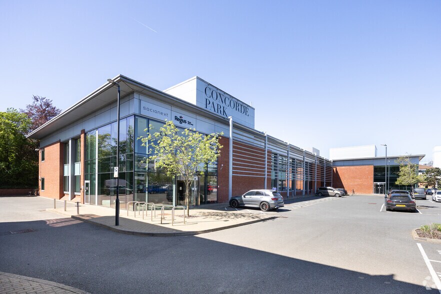Concorde Rd, Maidenhead à louer - Photo principale – Image 1 sur 10