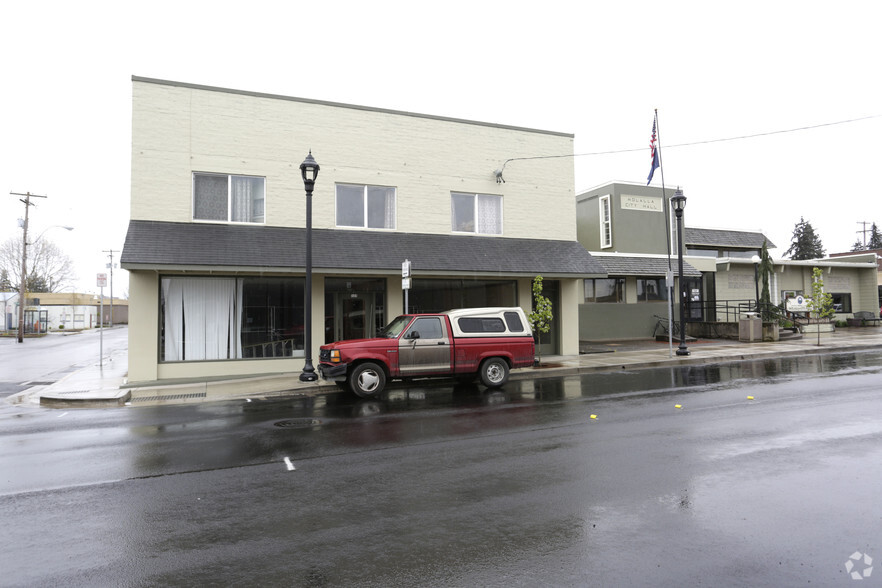 108 Ross St, Molalla, OR à louer - Photo de l’immeuble – Image 3 sur 28