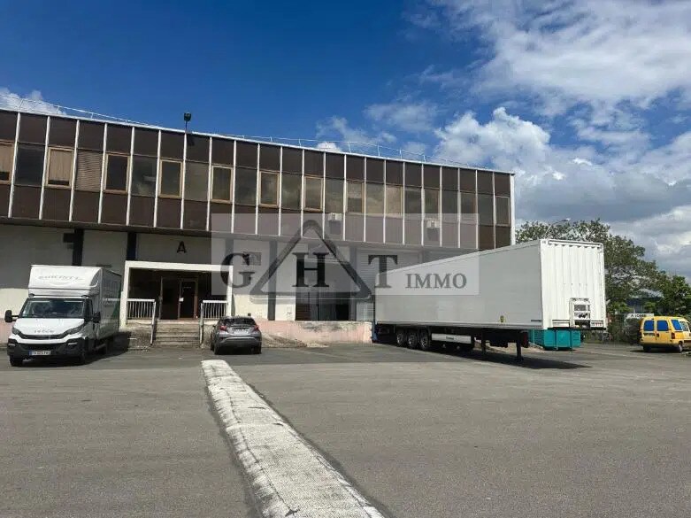 Industriel/Logistique dans Wissous à louer - Photo de l’immeuble – Image 2 sur 4