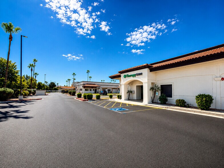 3941 E Baseline Rd, Gilbert, AZ à louer - Photo de l’immeuble – Image 2 sur 3
