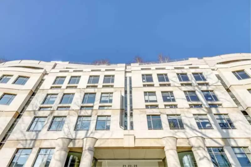 25 Rue Balzac, Paris à louer - Photo de l’immeuble – Image 1 sur 13