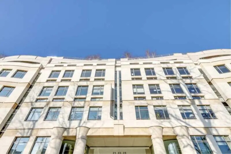 25 Rue Balzac, Paris à louer Photo de l’immeuble– Image 1 sur 14