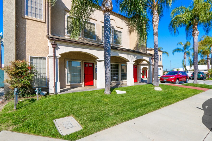 8891 Watson St, Cypress, CA à vendre - Photo de l’immeuble – Image 2 sur 18