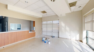 7360 W Friendly Ave, Greensboro, NC à louer Numérisation 3D Matterport– Image 1 sur 16