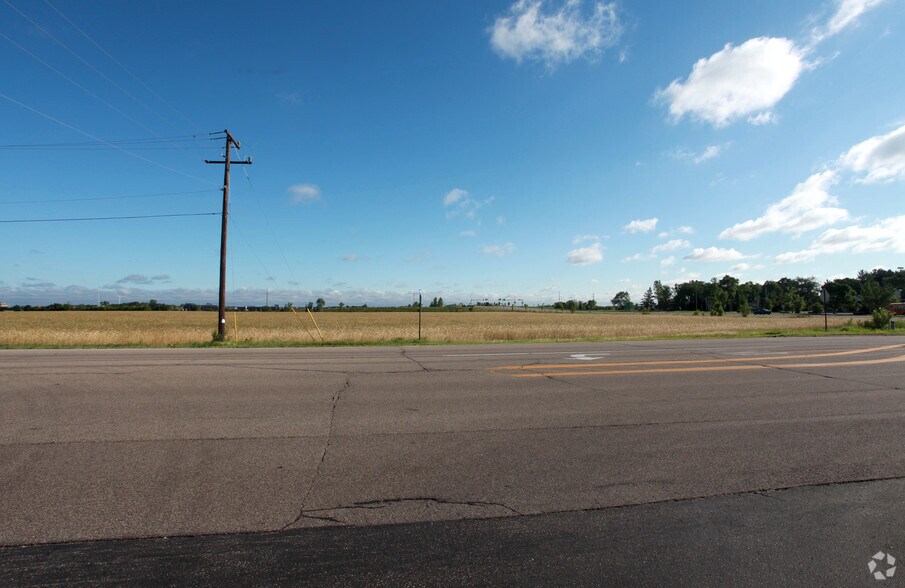 9351 Colorado Ave N, Brooklyn Park, MN à vendre - Photo de l’immeuble – Image 3 sur 3