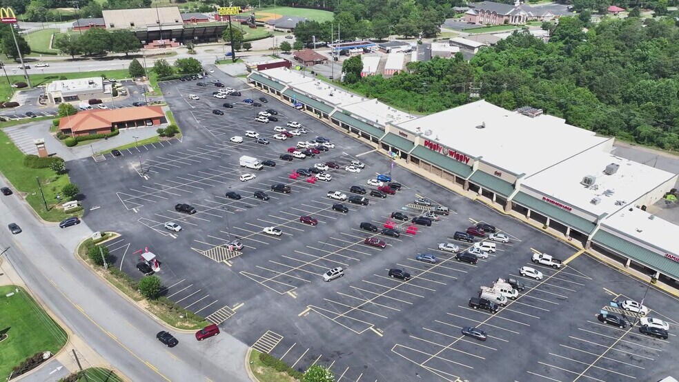 1805-1839 Stadium Dr, Phenix City, AL à louer - Vidéo sur l’annonce professionnelle – Image 2 sur 9