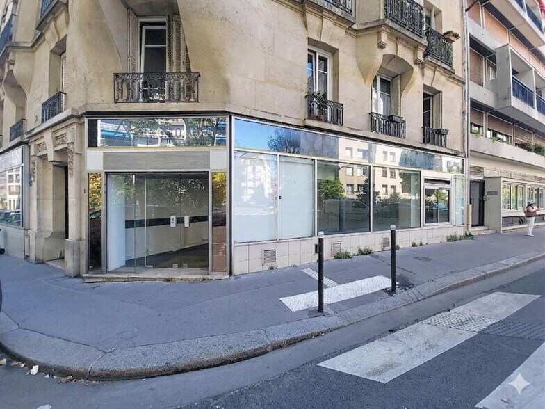 Local commercial dans Paris à vendre - Photo de l’immeuble – Image 2 sur 3