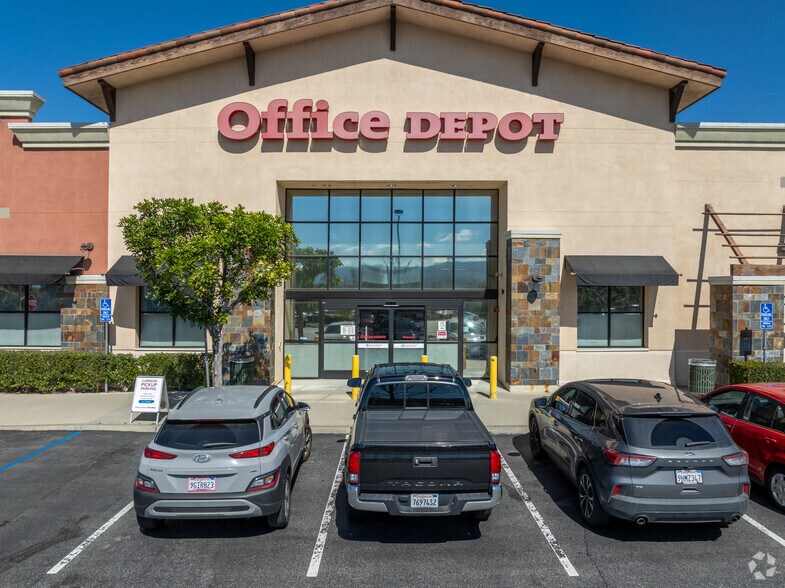 28100-28188 Newhall Ranch Rd, Valencia, CA à louer - Photo de l’immeuble – Image 3 sur 6