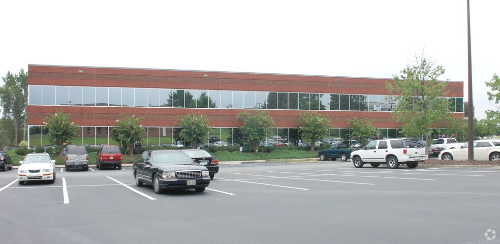 115 Atrium Way, Columbia, SC à louer - Photo de l’immeuble – Image 2 sur 14