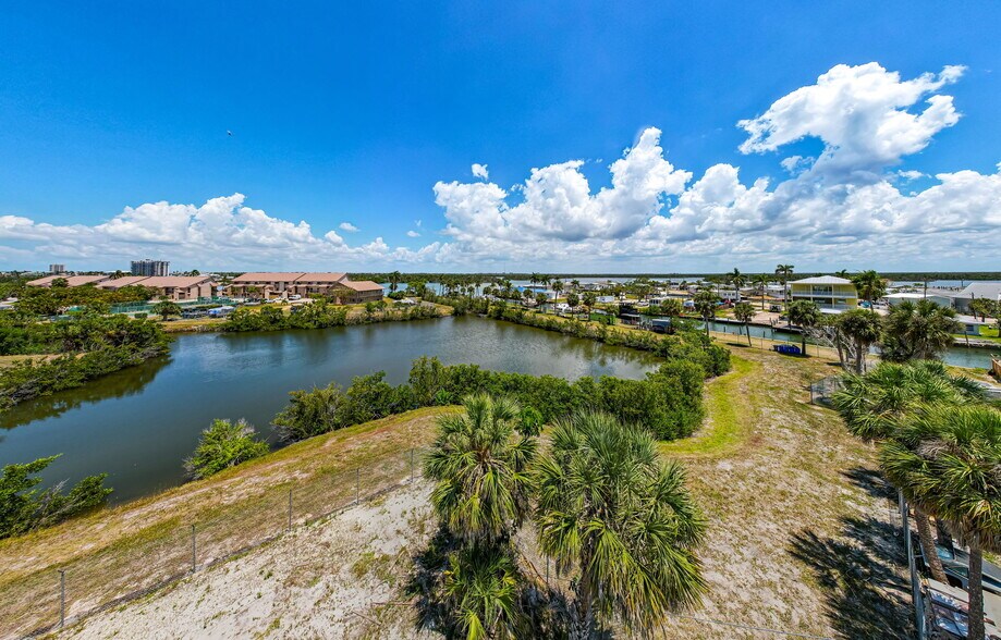 870 Buttonwood Dr, Fort Myers Beach, FL à vendre - Aérien – Image 3 sur 33