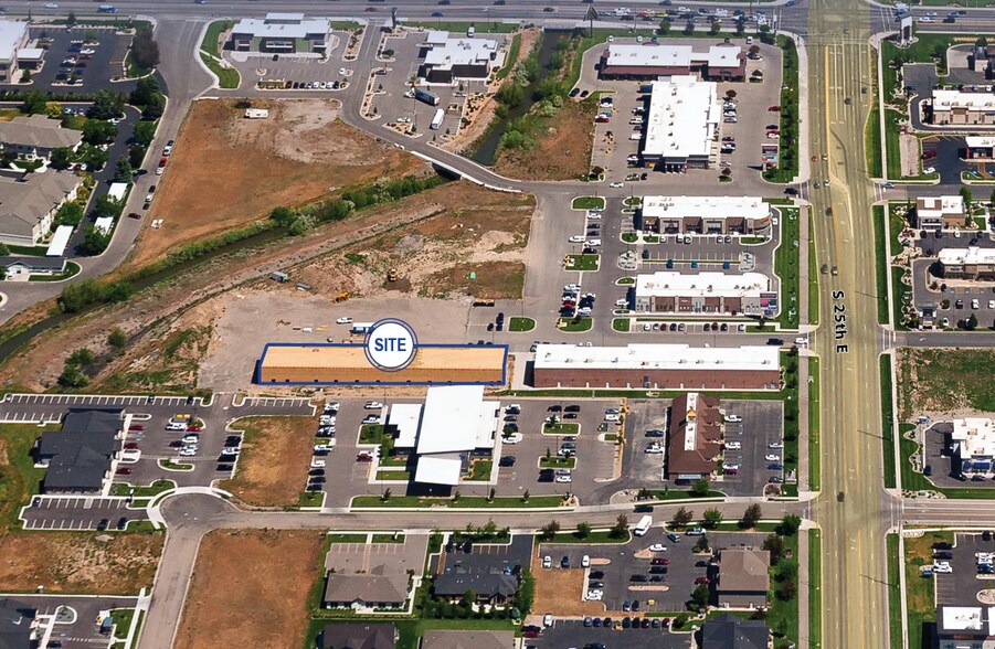 3610 S 25th E, Idaho Falls, ID à louer - Photo de l’immeuble – Image 1 sur 3