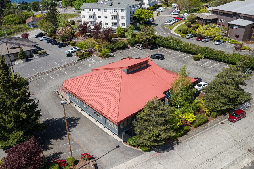 2771 Hemlock St, Bremerton, WA à louer - Photo de l’immeuble – Image 2 sur 2