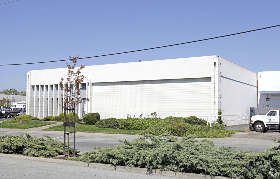 14676 Doolittle Dr, San Leandro, CA à louer - Photo de l’immeuble – Image 2 sur 3