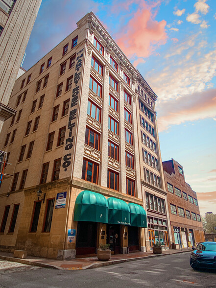 425 1st Ave, Pittsburgh, PA à louer - Photo de l’immeuble – Image 1 sur 6