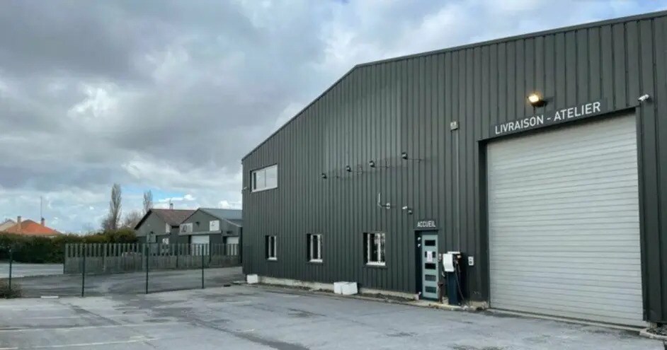 Local d’activités dans Isles-sur-Suippe à louer - Photo de l’immeuble – Image 1 sur 12