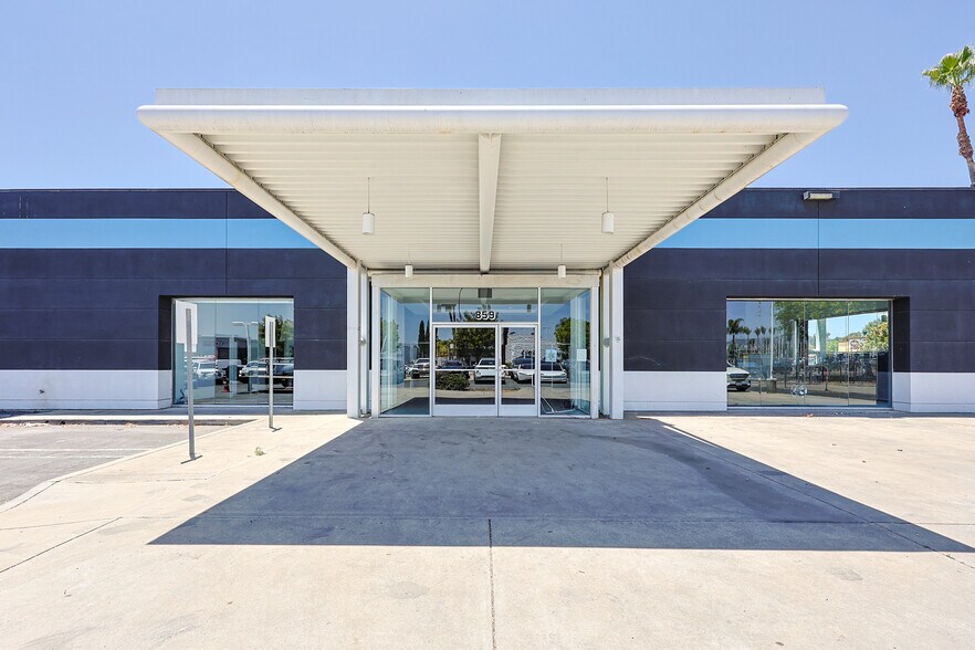859 N Broadway, Escondido, CA à louer - Photo de l’immeuble – Image 3 sur 4
