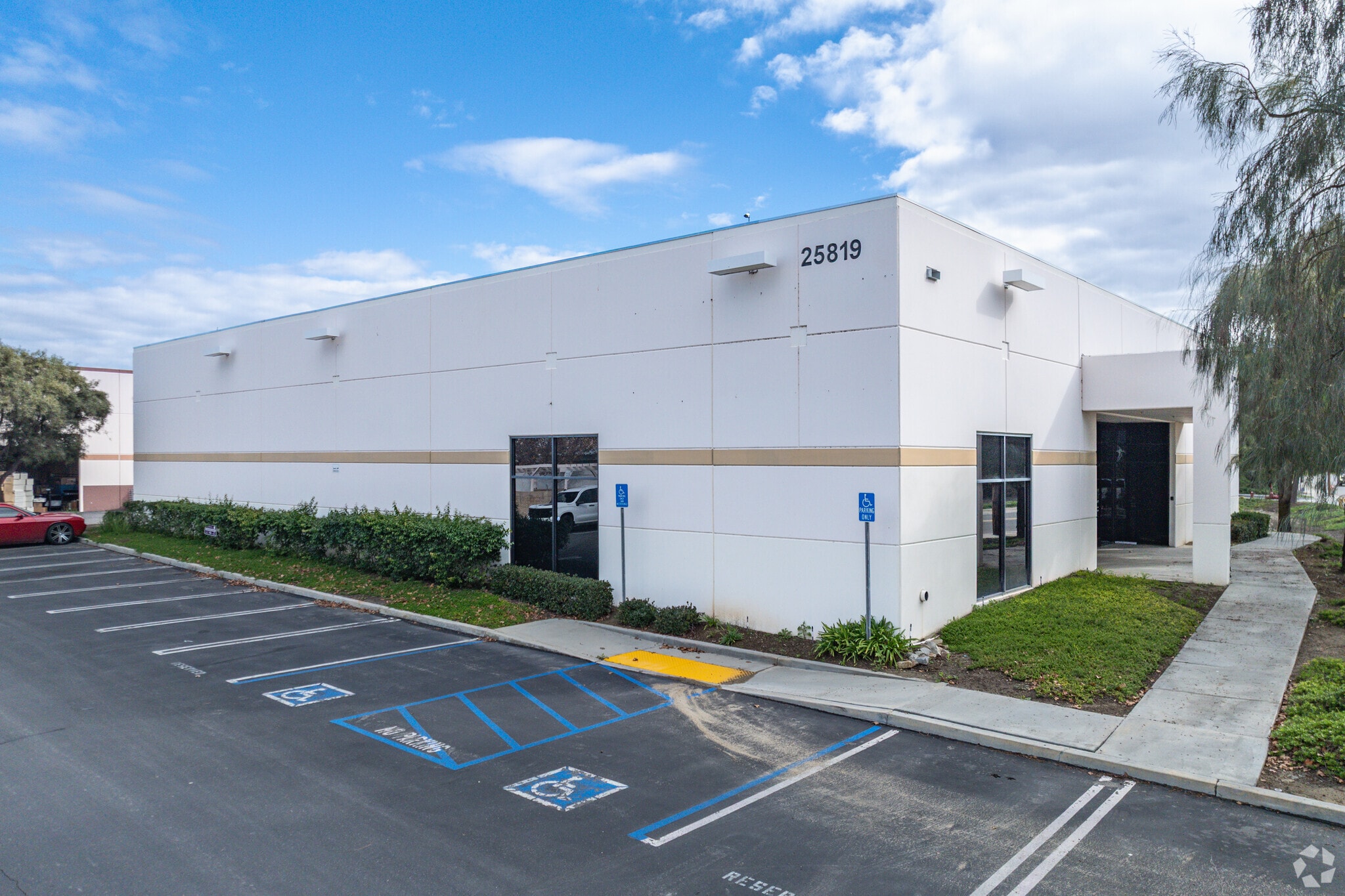 25819 Jefferson Ave, Murrieta, CA à louer Photo principale– Image 1 sur 7