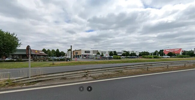 Plus de détails pour Local commercial à louer