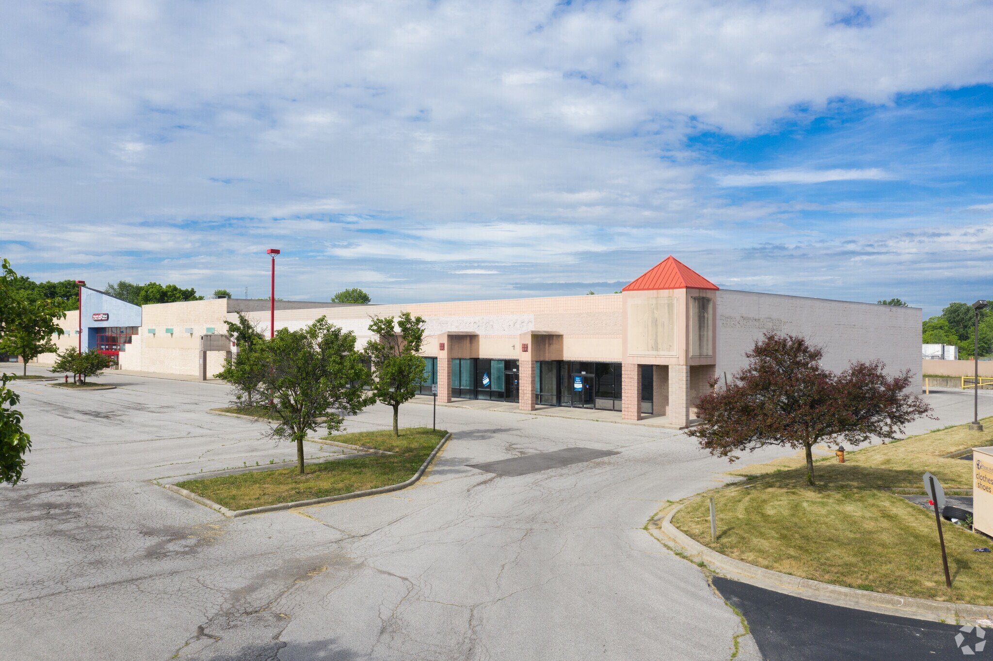 5705-5881 Chantry Dr, Columbus, OH à louer Photo principale– Image 1 sur 8