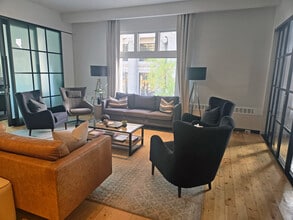 714 1st St SE, Calgary, AB à louer Photo intérieure– Image 1 sur 7