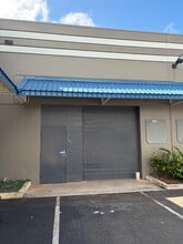 94-547 Ukee St, Waipahu, HI à louer Photo de l’immeuble– Image 1 sur 6
