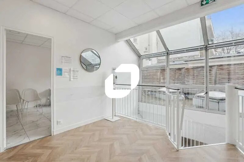 Bureau dans Levallois-Perret à vendre - Photo de l’immeuble – Image 3 sur 15