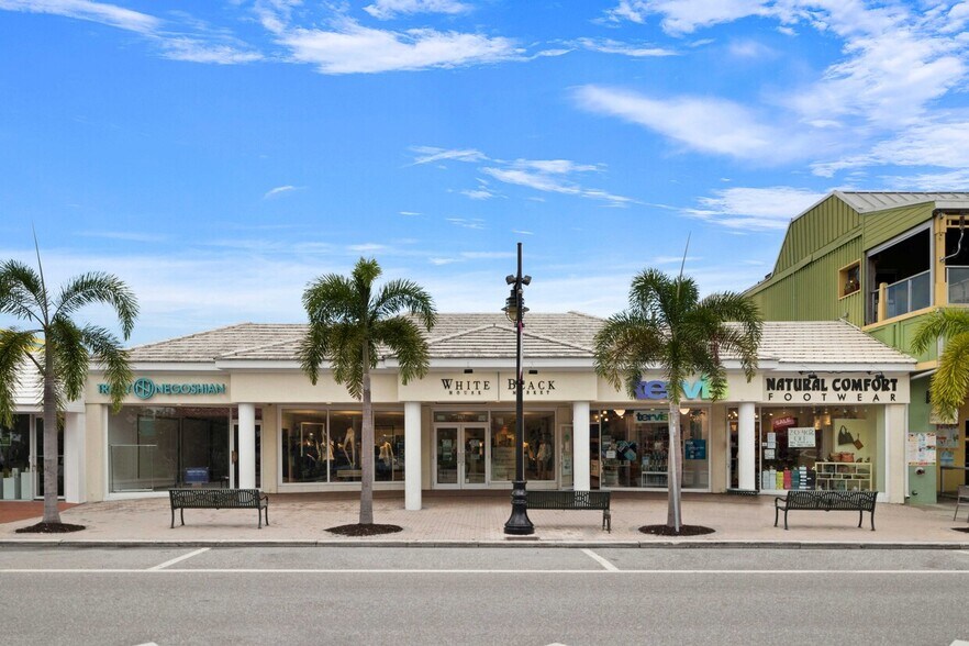 313-321 John Ringling Blvd, Sarasota, FL à louer - Photo de l’immeuble – Image 2 sur 7