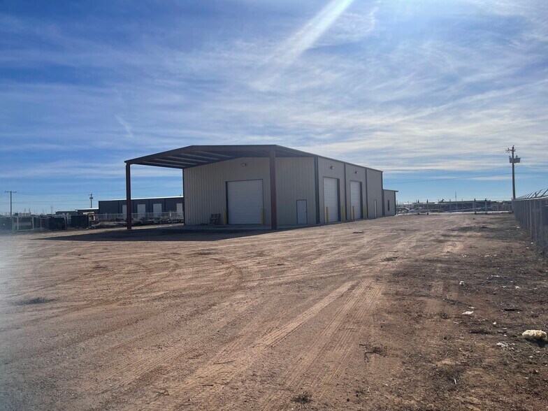 1719 E County Road 153, Midland, TX à vendre - Photo de l’immeuble – Image 2 sur 14