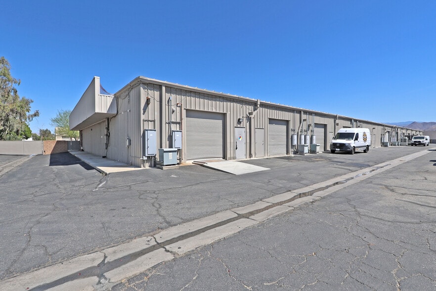 1251 Montalvo Way, Palm Springs, CA à louer - Photo de l’immeuble – Image 3 sur 6
