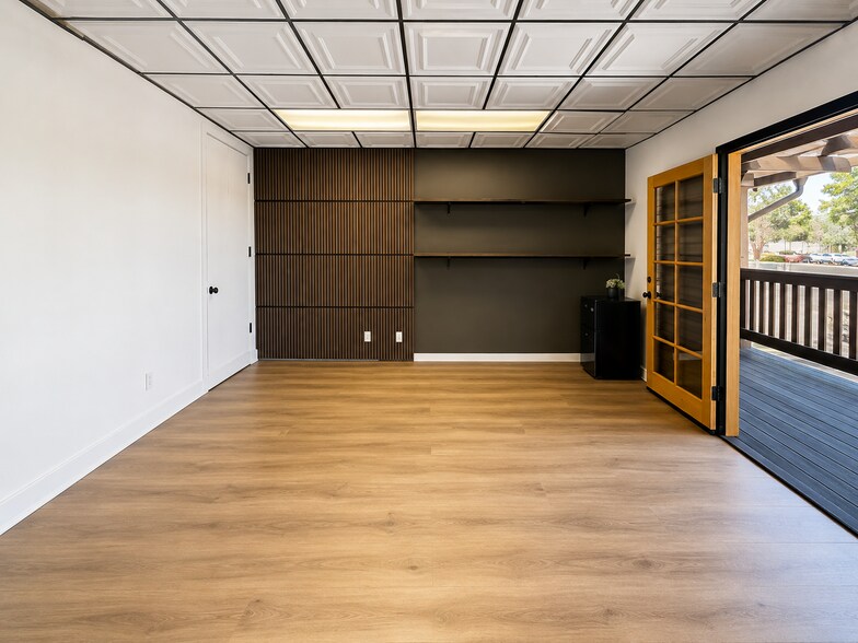 110 Civic Center Dr, Vista, CA à louer - Photo intérieure – Image 3 sur 22