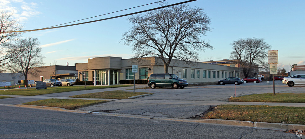 30 Kern Rd, Toronto, ON à louer - Photo de l’immeuble – Image 2 sur 6