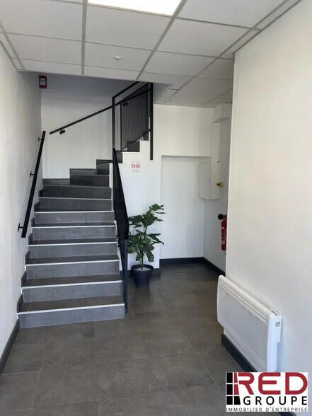Bureau dans Meyreuil à louer - Photo de l’immeuble – Image 1 sur 5