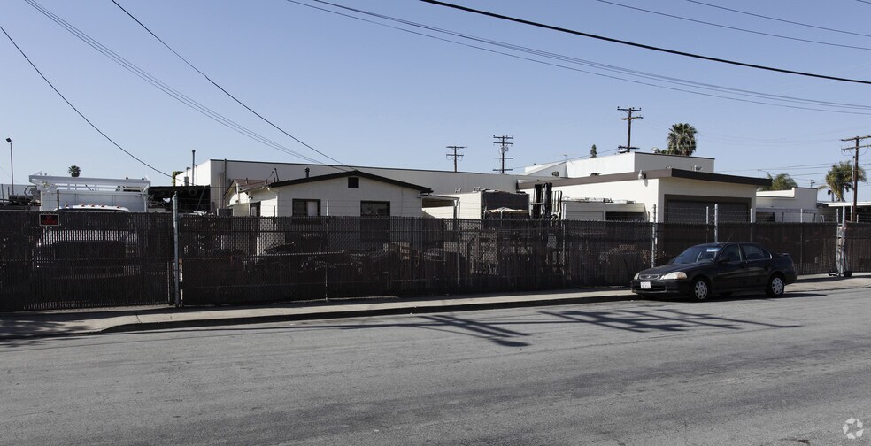 443 W Bay St, Costa Mesa, CA à louer - Photo de l’immeuble – Image 3 sur 6
