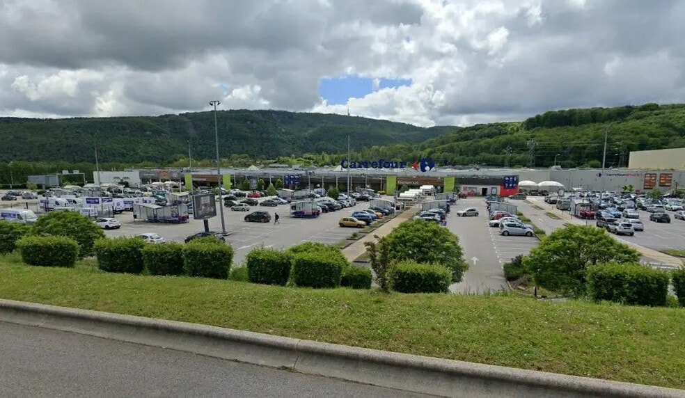 Local commercial dans Chalezeule à louer - Photo de l’immeuble – Image 1 sur 3