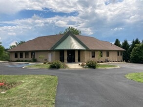 405 Little Lake Dr, Ann Arbor, MI à louer Photo de l’immeuble– Image 1 sur 9