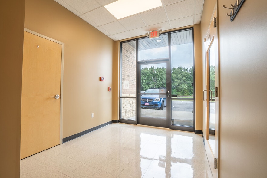 227 Monogard Dr, Manchester, TN à vendre - Photo intérieure – Image 3 sur 50