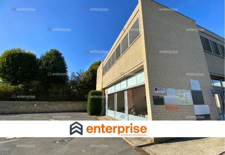 Bureaux/Local commercial dans Senlis à louer - Photo de l’immeuble – Image 1 sur 1