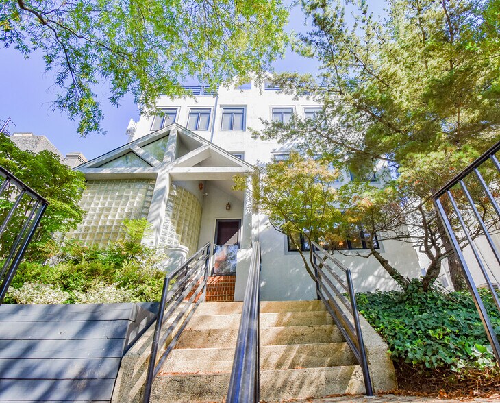 5165 MacArthur Blvd NW, Washington, DC à vendre - Photo principale – Image 3 sur 10
