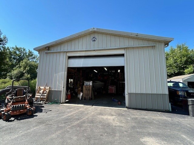10 Manko Ln, Cheektowaga, NY à vendre - Photo de l’immeuble – Image 3 sur 16
