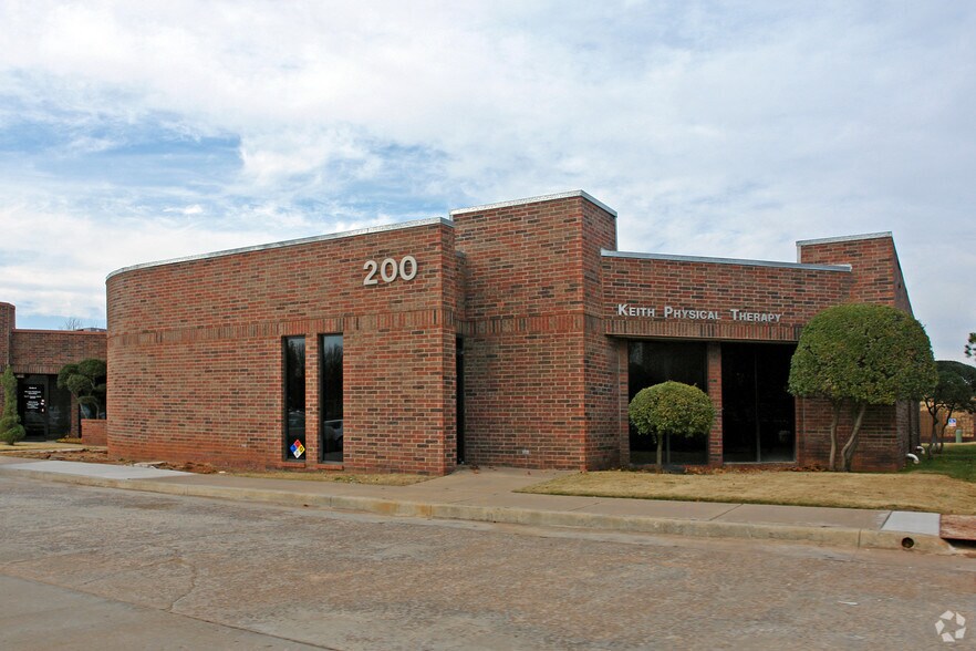 13301 N Meridian Ave, Oklahoma City, OK à louer - Photo principale – Image 1 sur 4