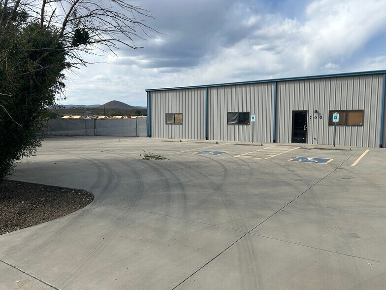 700 S Bennett Dr, Dewey, AZ à louer - Photo de l’immeuble – Image 2 sur 21