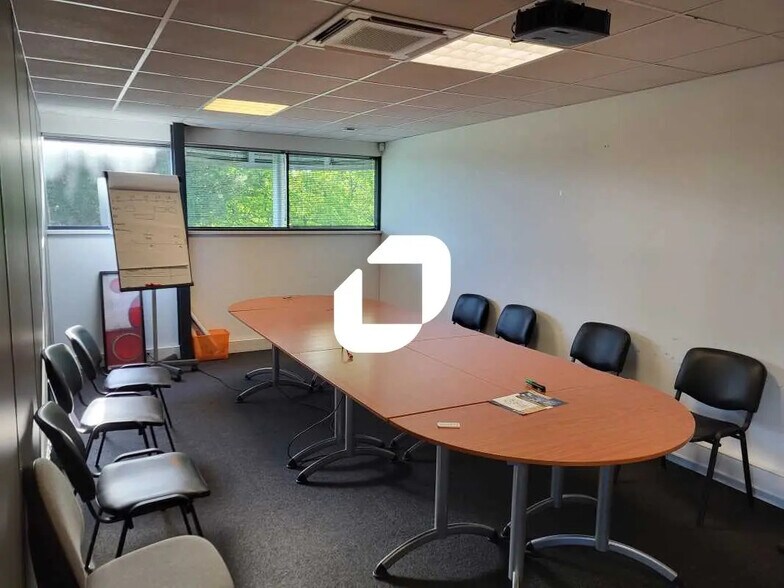 Bureau dans Pessac à louer - Photo de l’immeuble – Image 2 sur 10
