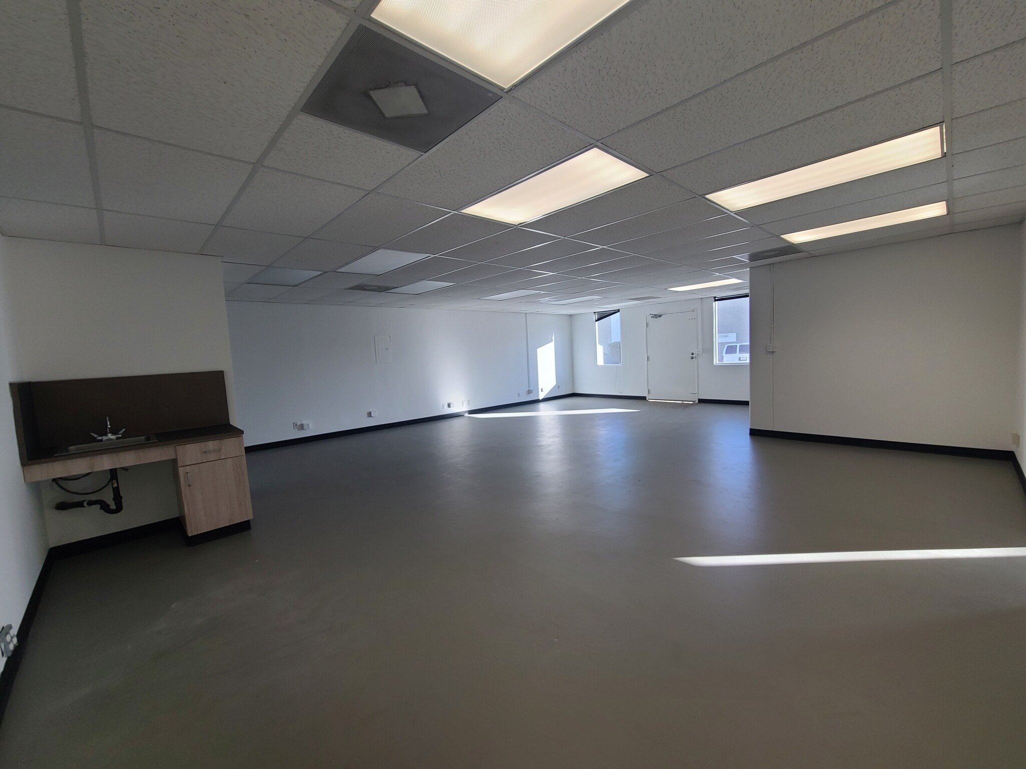 1653-1679 E 28th St, Signal Hill, CA à louer Photo intérieure– Image 1 sur 6