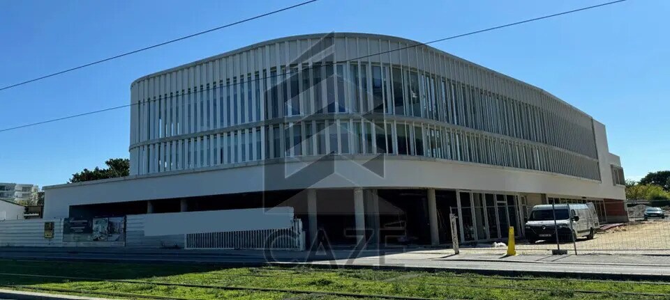 Bureau dans Le Bouscat à louer - Photo de l’immeuble – Image 1 sur 6