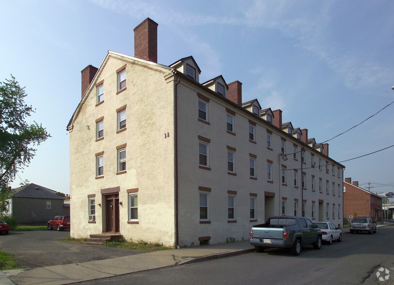 78 Front St, Chicopee, MA à vendre - Photo de l’immeuble – Image 2 sur 2