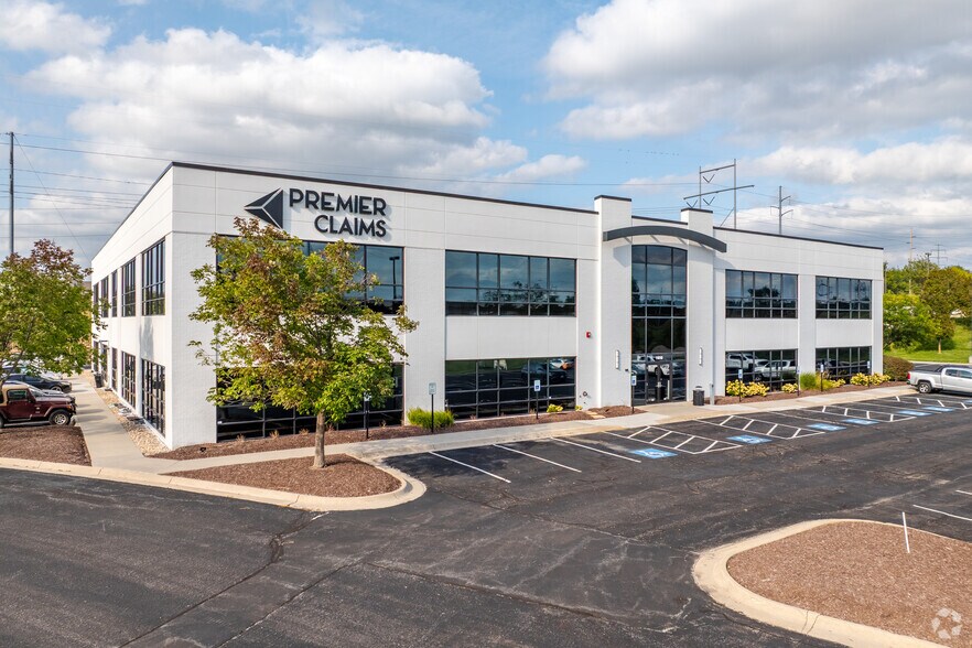 11010 Burdette St, Omaha, NE à louer - Photo de l’immeuble – Image 1 sur 25