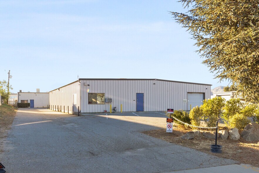 20601 Santa Lucia, Tehachapi, CA à vendre - Photo de l’immeuble – Image 3 sur 22