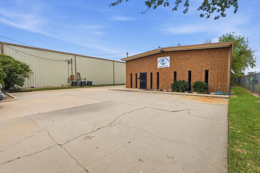 212 N 16th St, La Porte, TX à vendre - Photo de l’immeuble – Image 2 sur 28