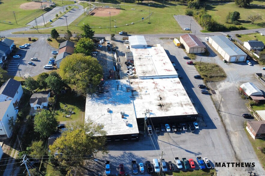 6115 Robertson Ave, Nashville, TN à louer - Photo de l’immeuble – Image 2 sur 3